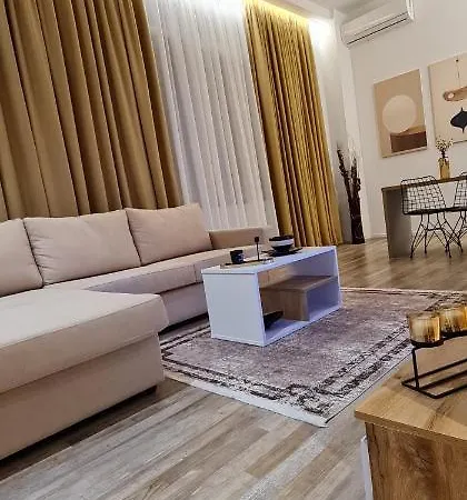 New Modern In The Center Of Apartamento Tirana