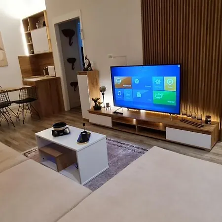 New Modern In The Center Of